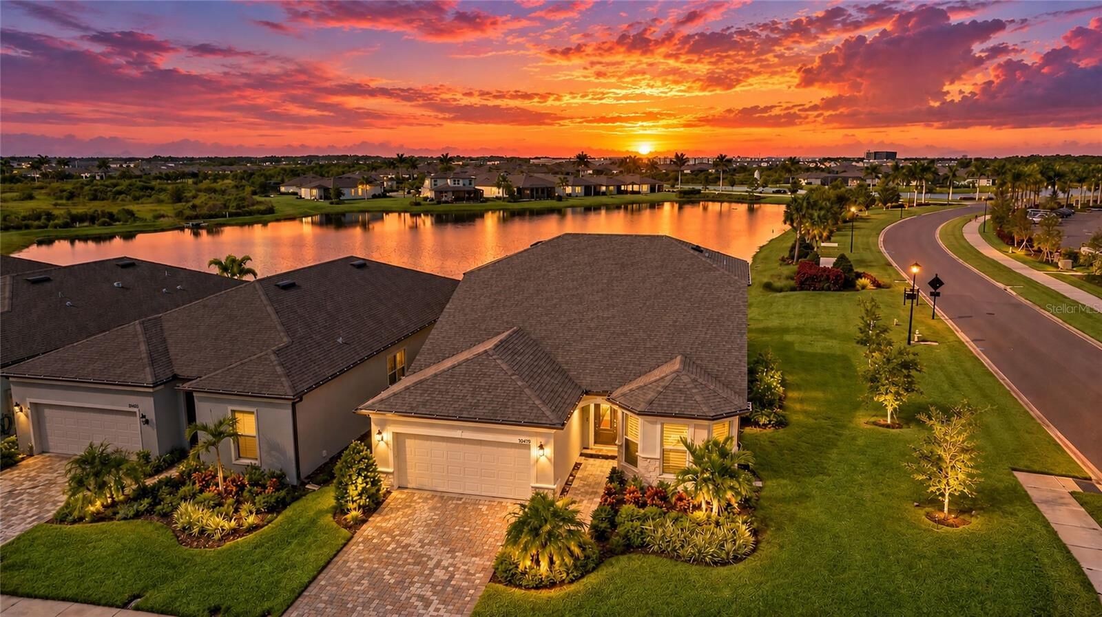 Property Photo:  10619 Sea Pines Place  FL 34219 