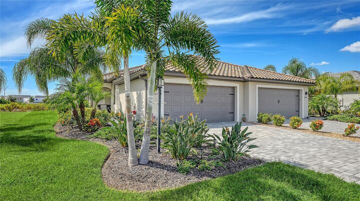 Property Photo: 15324 Sunny Day Drive FL 34211