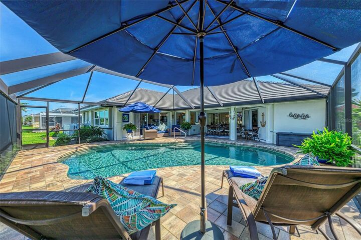 Property Photo:  530 Lake Of The Woods Drive  FL 34293 