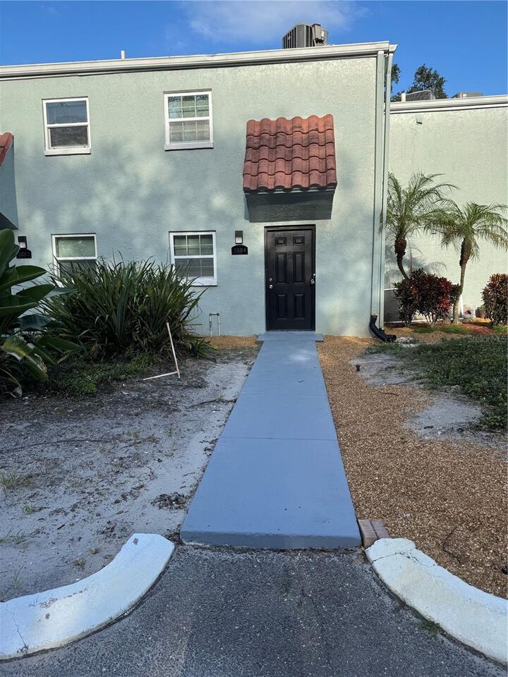 Property Photo:  2884 Somerset Park Drive 2907  FL 33613 