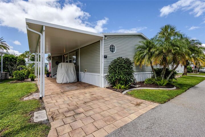 Property Photo:  2100 Kings Highway 402  FL 33980 