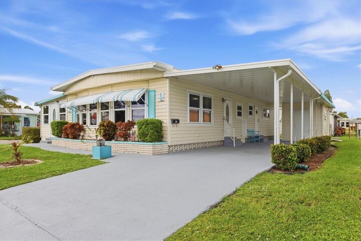 Property Photo:  1003 45th Avenue Drive E  FL 34222 