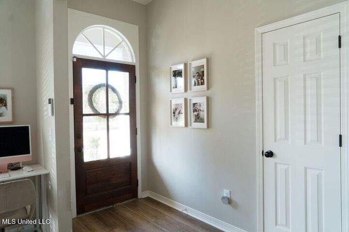 Property Photo:  613 Spring Grove  MS 39110 