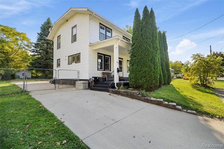 Property Photo:  1410 Begole Street  MI 48503 1234 
