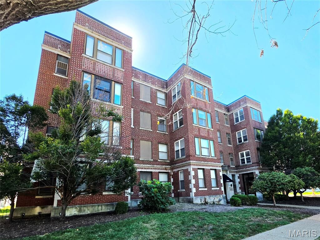 Property Photo:  5696 Kingsbury Avenue 303  MO 63112 