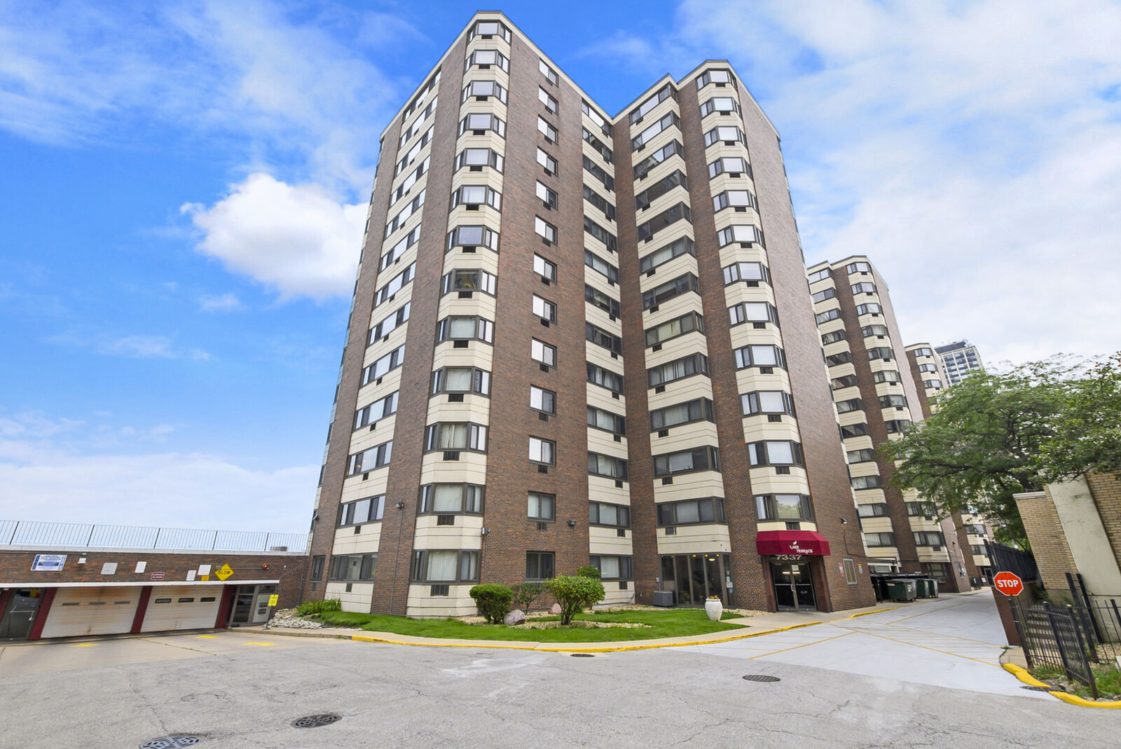 Property Photo: 7337 S South Shore Drive 529 IL 60649