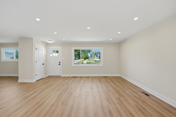 Property Photo:  163 W Manchester Drive  IL 60090 