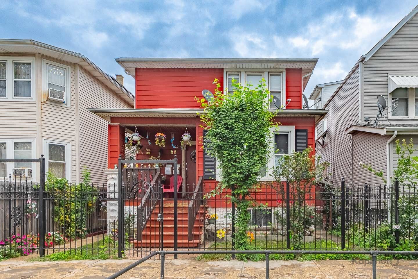 Property Photo: 2135 N Latrobe Avenue IL 60639