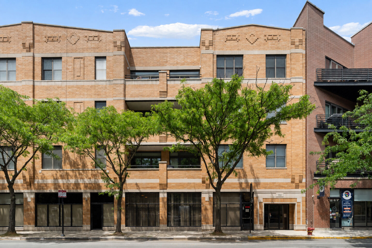 Property Photo:  2040 W Belmont Avenue 405  IL 60618 