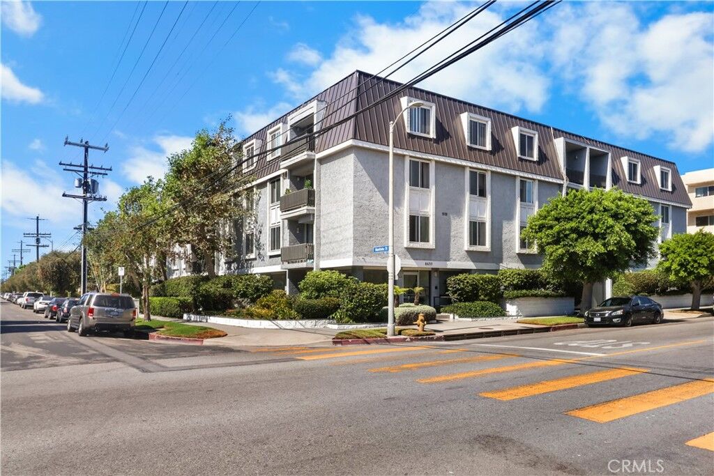 Property Photo:  8635 Falmouth Avenue 203  CA 90293 
