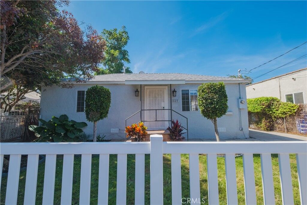 Property Photo:  609 N Crane Avenue Avenue  CA 90221 