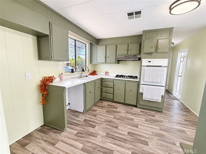 Property Photo: 20683 Waalew Road 59 CA 92307