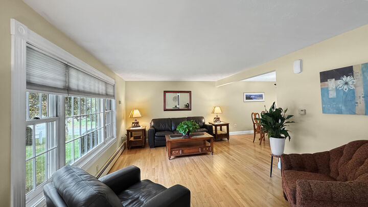 Property Photo:  51 Essex Street  ME 04073 