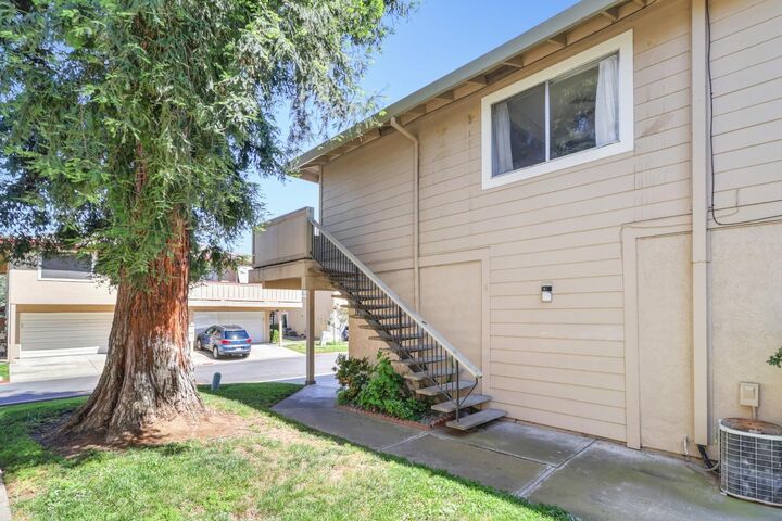 Property Photo: 5836 Peppermill Court 4 CA 95841