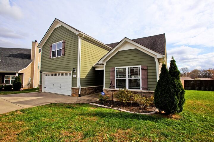 Property Photo:  717 Elm St  TN 37040 