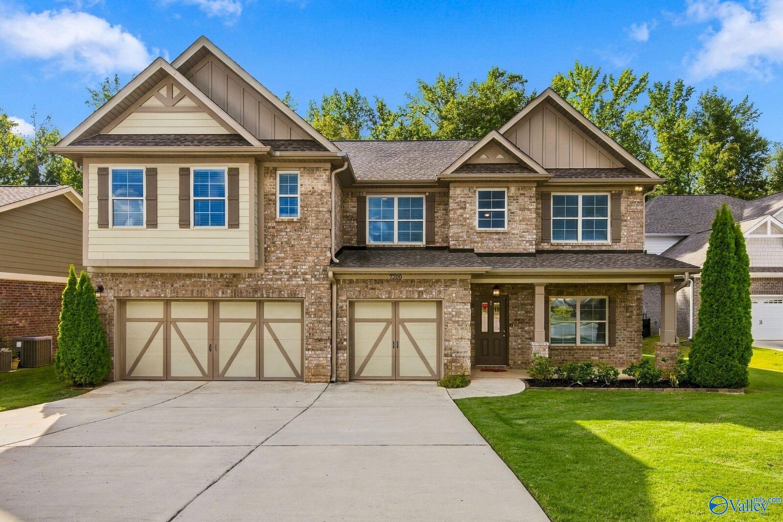 Property Photo:  7200 Dorchester Drive SE  AL 35763 