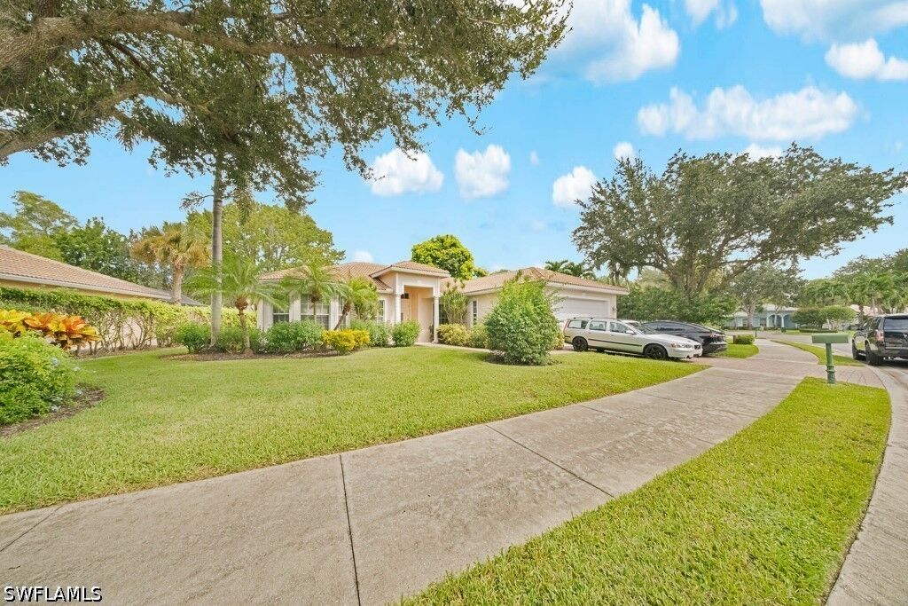 Property Photo:  