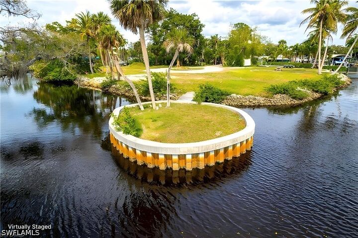 Property Photo:  27211 Del Lane  FL 34135 