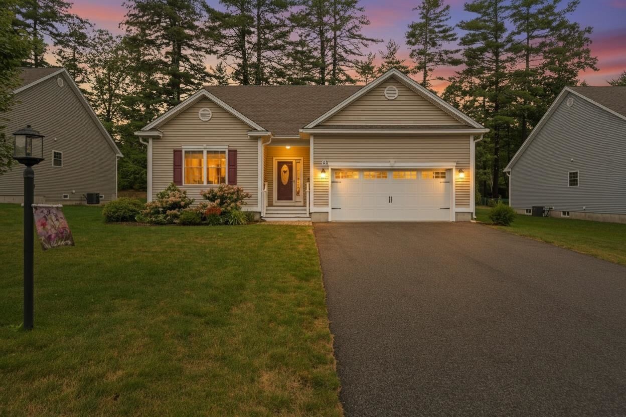 Property Photo:  8 Falling Leaf Drive  NH 03053 