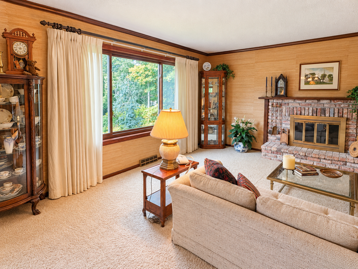 Property Photo: 2811 Comstock Lane N MN 55447