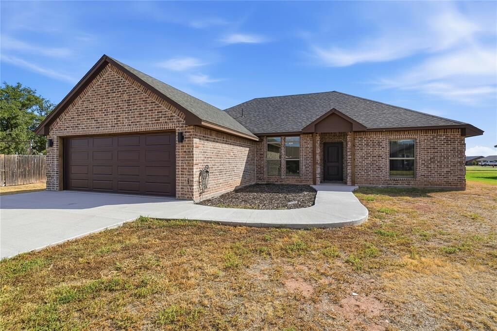 Property Photo:  306 W 4th Street  OK 73532 