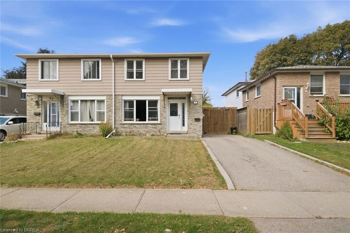 Property Photo:  39 Magnolia Drive  ON N3L 3M9 