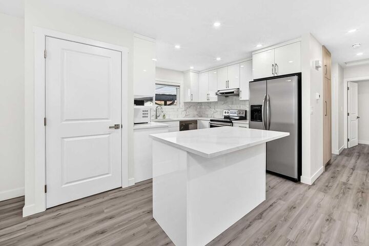 Property Photo:  4908 Marlborough Drive NE  AB T2A 2Z6 
