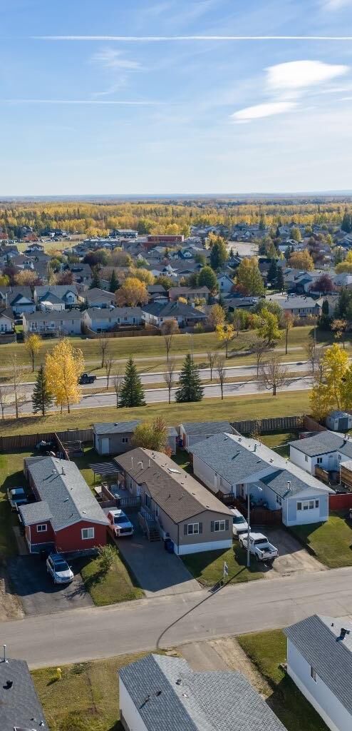 Property Photo: 224 Clausen Crescent AB T9K 2H7