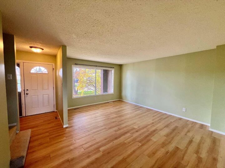 Property Photo:  8111 94 Street  AB T8V 5R4 