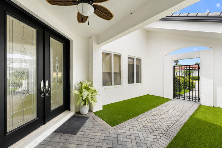 Property Photo:  8268 Bob O Link  FL 33412 