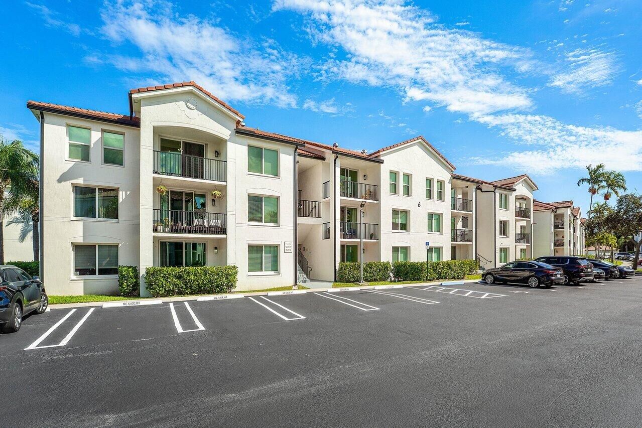 Property Photo: 603 Villa Circle FL 33435