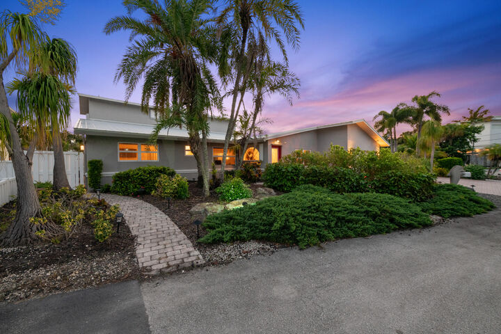 Property Photo:  2108 NE 24th Street  FL 33305 