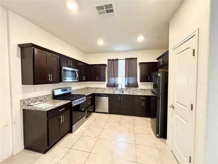Property Photo: 277 Shafer CA 95348