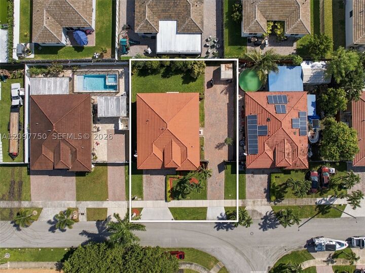 Property Photo:  1504 SE 5th St  FL 33033 