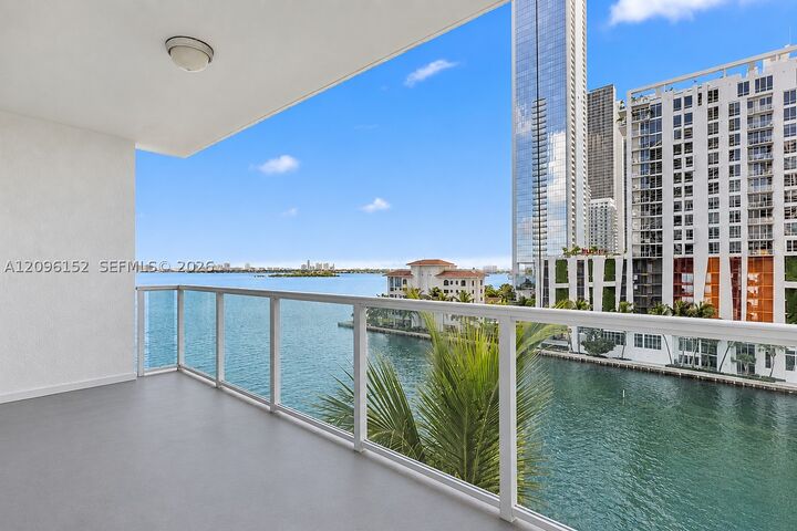 Property Photo: 500 NE 29th St 804 FL 33137
