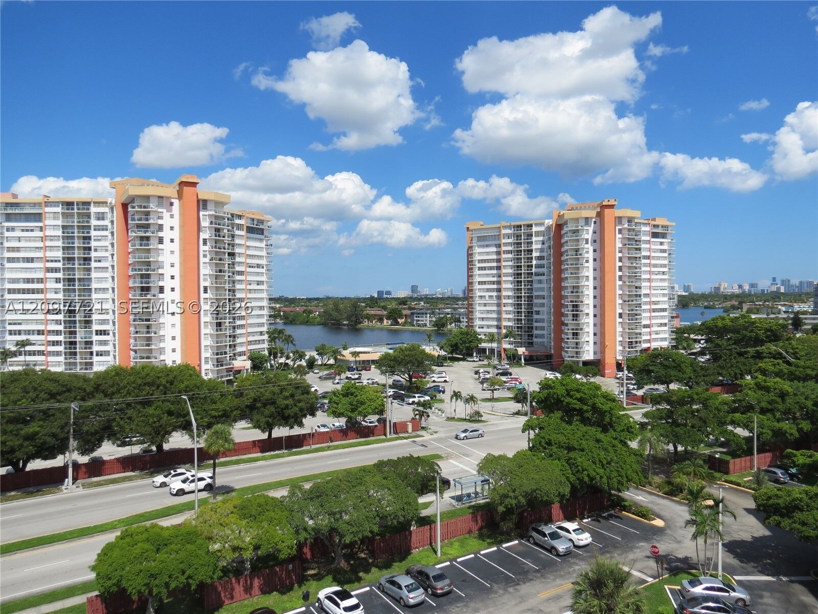 Property Photo: 1200 NE Miami Gardens Dr 906W FL 33179