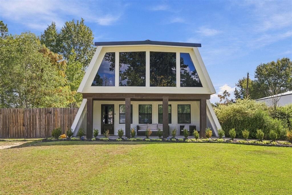 Property Photo: 620 Donna Drive LA 70611