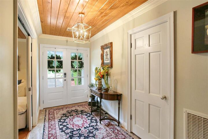 Property Photo:  2103 E Academy Avenue E  LA 70546 