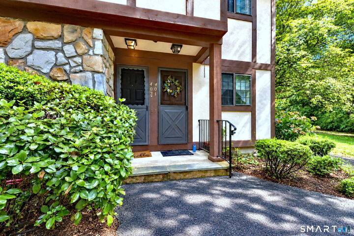 Property Photo:  401 Swanson Crescent 401  CT 06461 