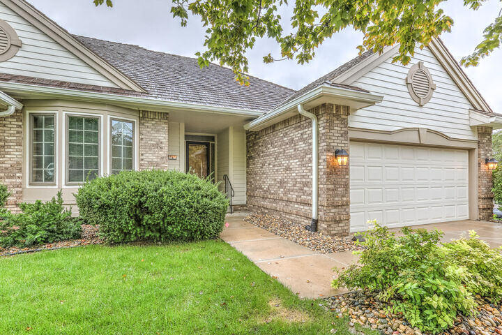 Property Photo: 4 Norwood Court IA 51503