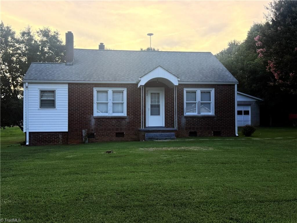 Property Photo:  302 N 7th Avenue  NC 27027 