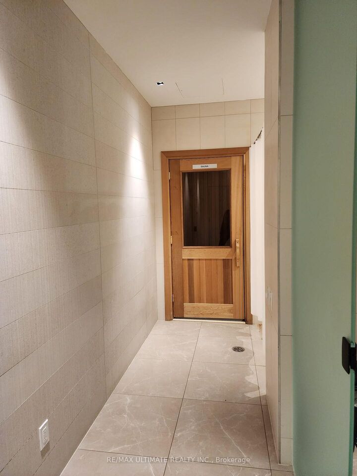 Property Photo:  1255 Bayly Street 1703  ON L1W 1L7 