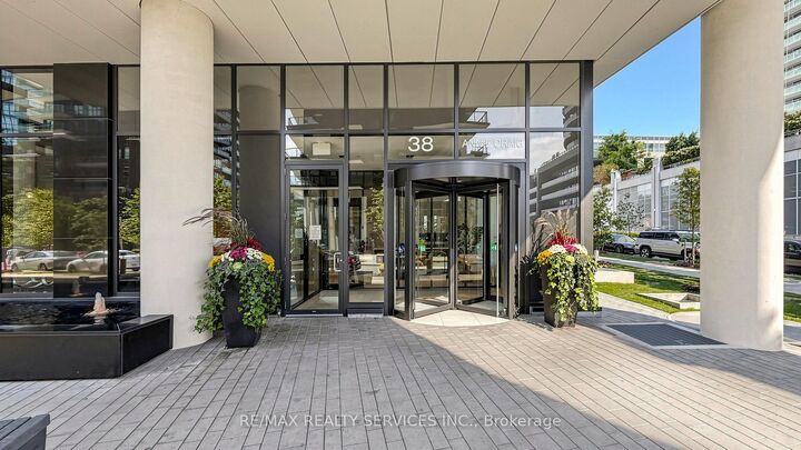 Property Photo: 38 Annie Craig Drive 707 ON M8V 0G9