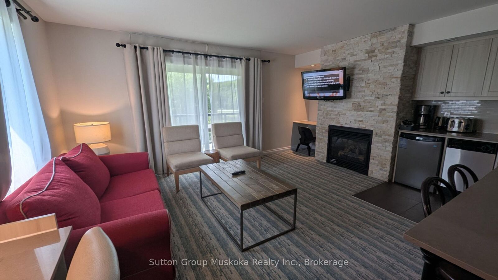 Property Photo:  54-203 Deerhurst Drive 54-203  ON P1H 2E8 