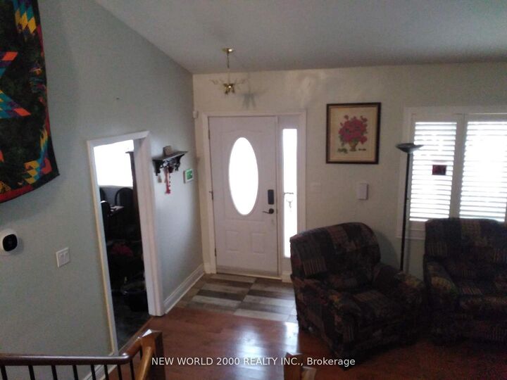 Property Photo:  920 Greenwood Crescent  ON L1N 1C8 