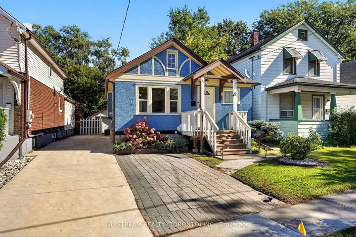 Property Photo:  9 Manning Street  ON L2R 5Z4 