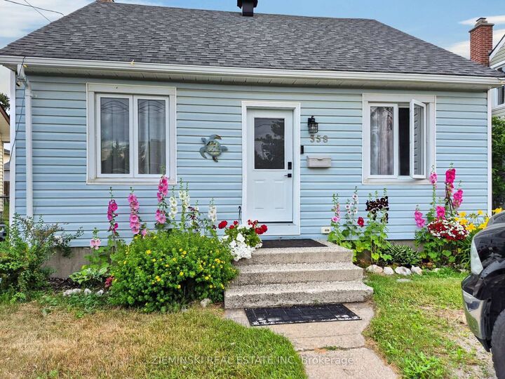 Property Photo: 358 Ogden Avenue ON P4N 1N4