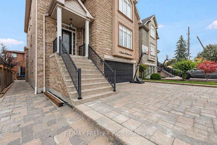 Property Photo:  4 George McKenzie Court  ON M9M 0E1 