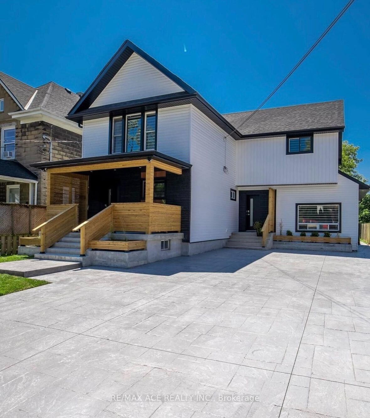 Property Photo:  4985 Crysler Avenue 2  ON L2E 3W6 