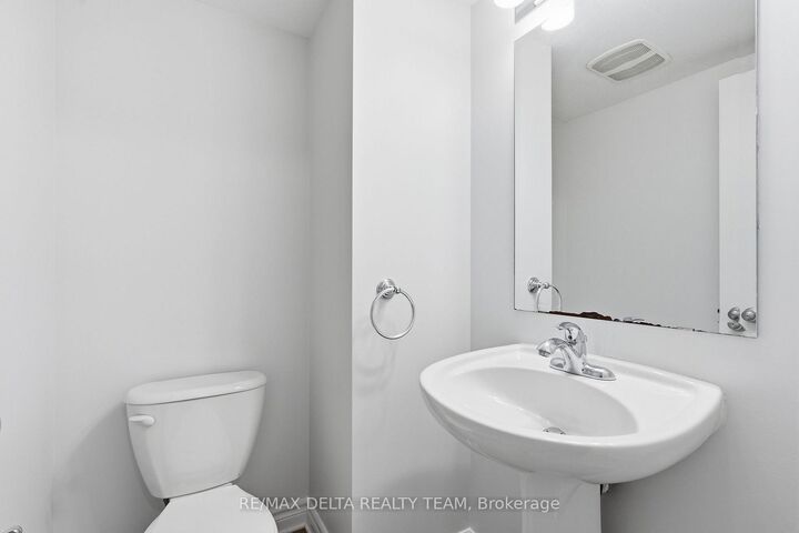 Property Photo: 2333 Esprit Drive 121 ON K4A 0T4